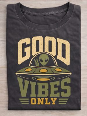 Alien Good Vibes UFO Vintage Space Lover Novelty Graphic Tee