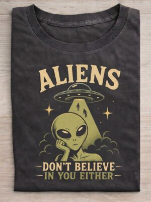 Alien Skeptic UFO Humor Retro Graphic Tee